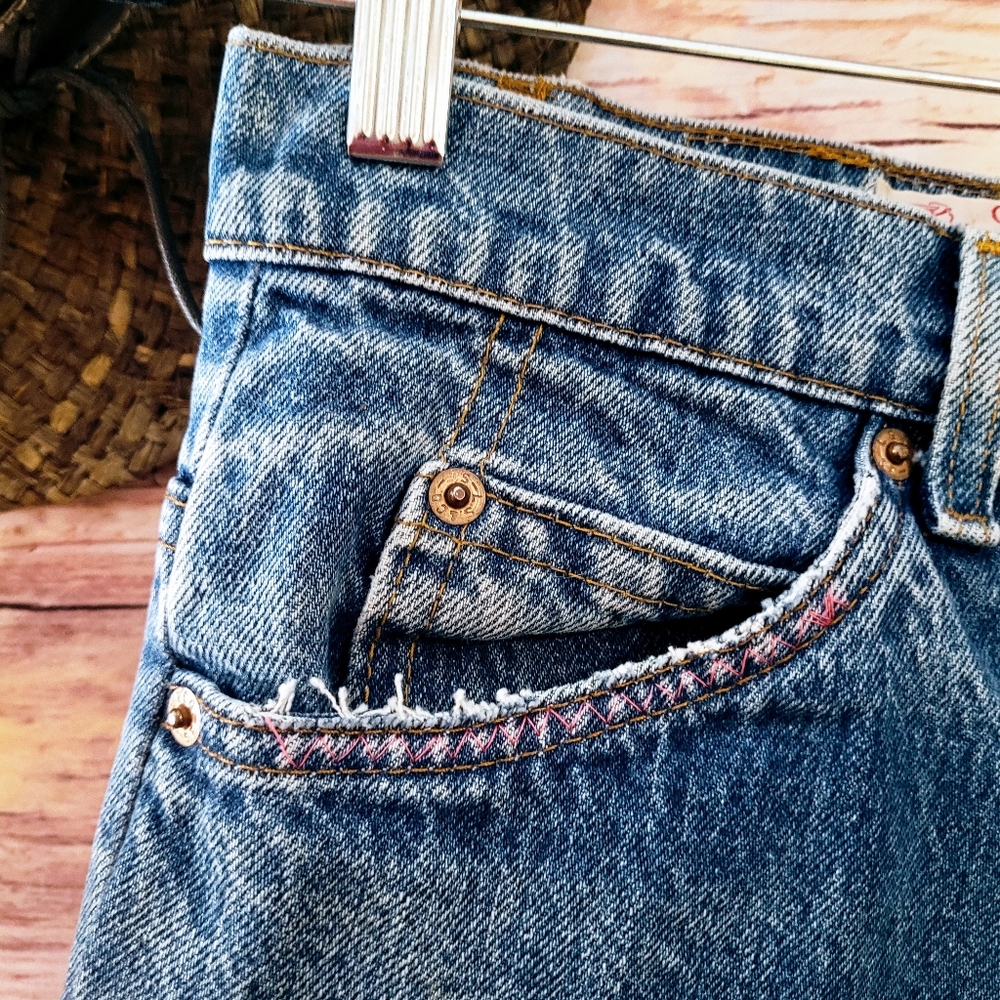 HANDMADE UPCYCLED LEVI MEETS WRANGLER COLORFULLY EMBELLISHED DENIM SKIRT! SZ 6 - Picture 5 of 9